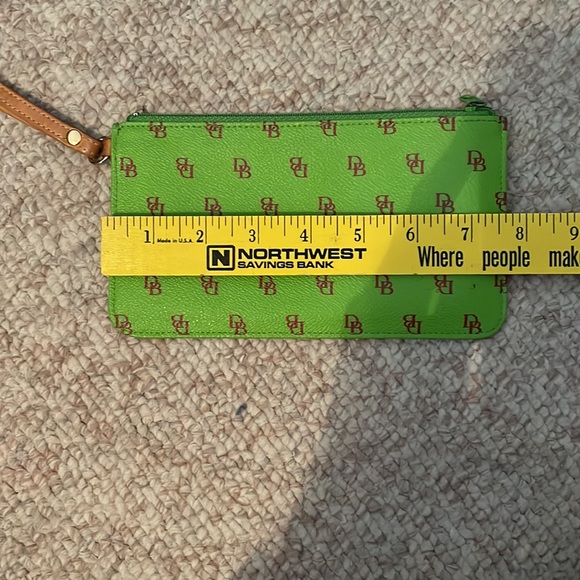 Dooney & Bourke wristlet - Picture 8 of 9